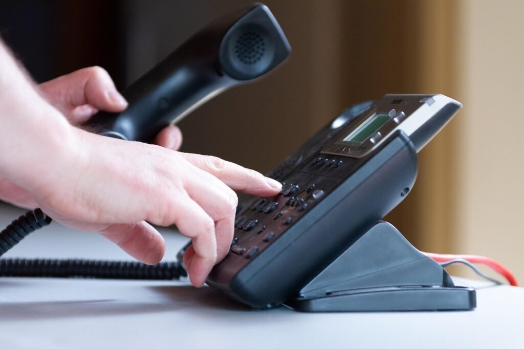 Contacto phone, office, make a phone call, call up, communication, call, contact, phone call, man, call, call, call, phone call, phone call, phone call, phone call, phone call